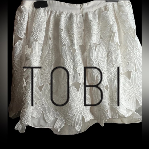 White lace mini skirt Tobi size Medium - Picture 1 of 7